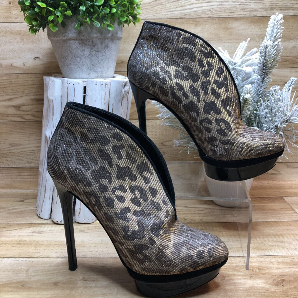 8.5 ANIMAL PRINT PLATFORM HEEL