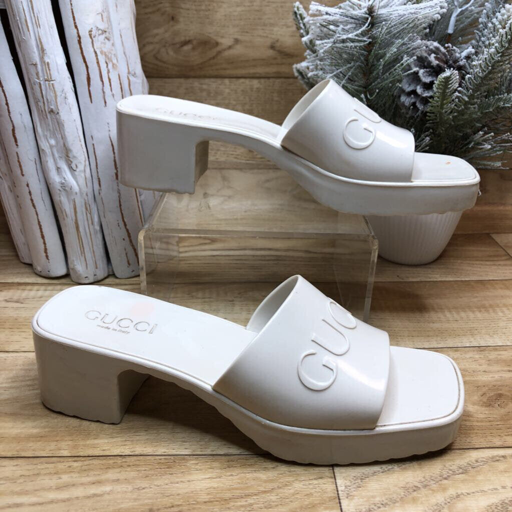 38/7 GUCCI LOGO SLIDE ON HEEL