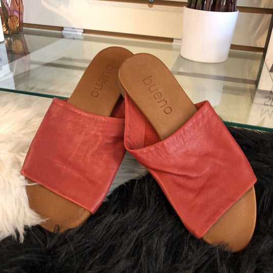 7 RED LEATHER SANDAL