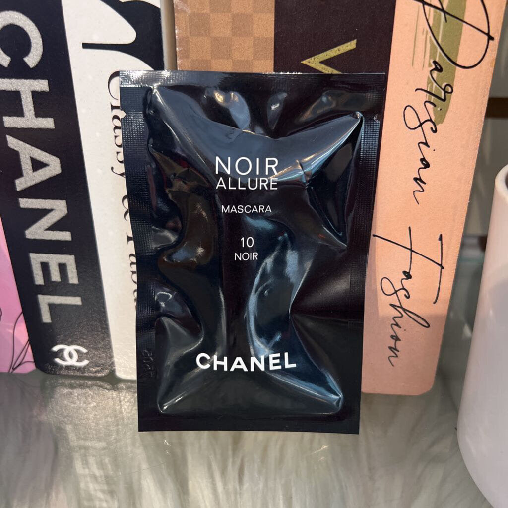 (IN POUCH) CHANEL NOIR ALLURE MASCARA 10 NOIR .03OZ