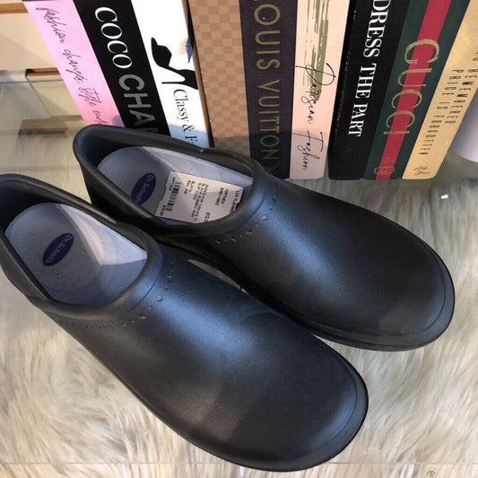 11 BLACK RUBBED NON SLIP CLOG