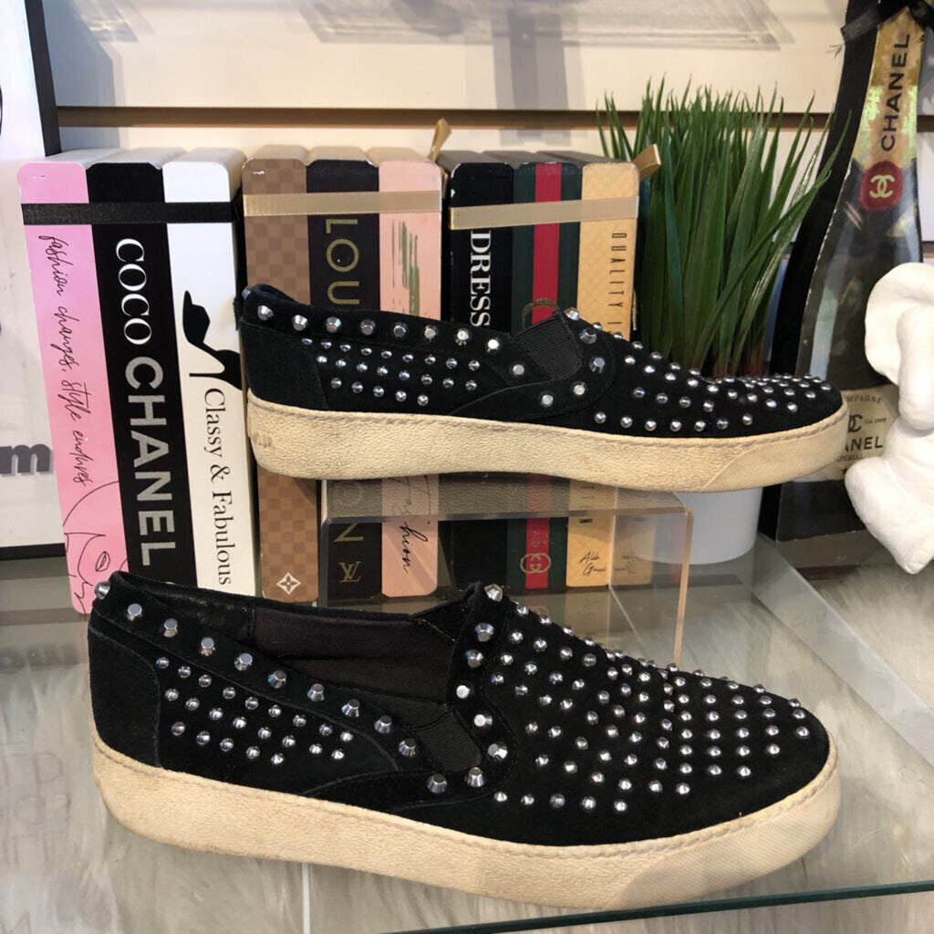 8.5 STUDDED SLIP ON SHOE