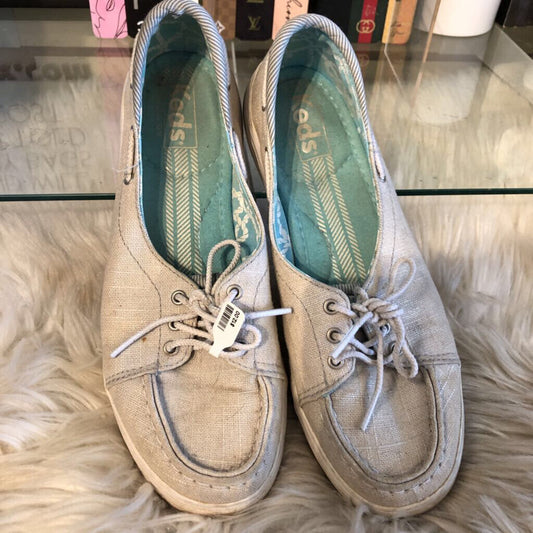 8 CANVAS LACE UP SHOE