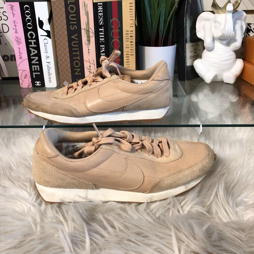 9.5 SUEDE LACE UP SHOE