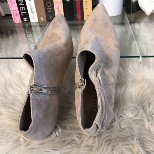 9.5 SUEDE POINTED TOE KITTEN HEEL