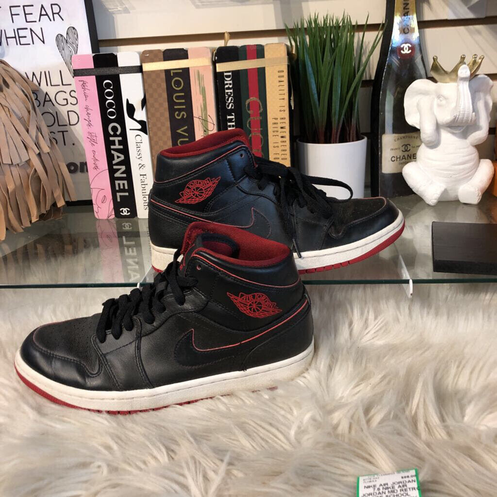 7.5 NIKE AIR JORDAN MID RETRO PRE-SCHOOL SNEAKER