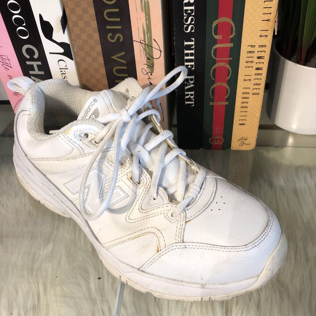 11 LACE UP SNEAKER