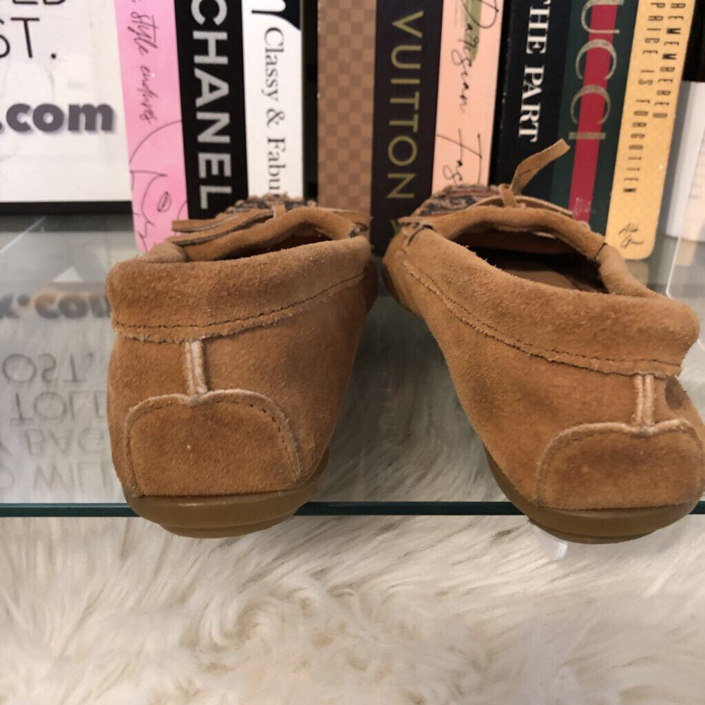 8 SUEDE FRINGE BOW MOCCASSIN