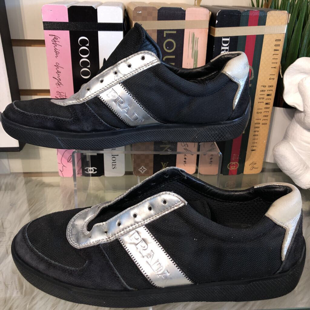 7.5 BLACK SILVER SNEAKER