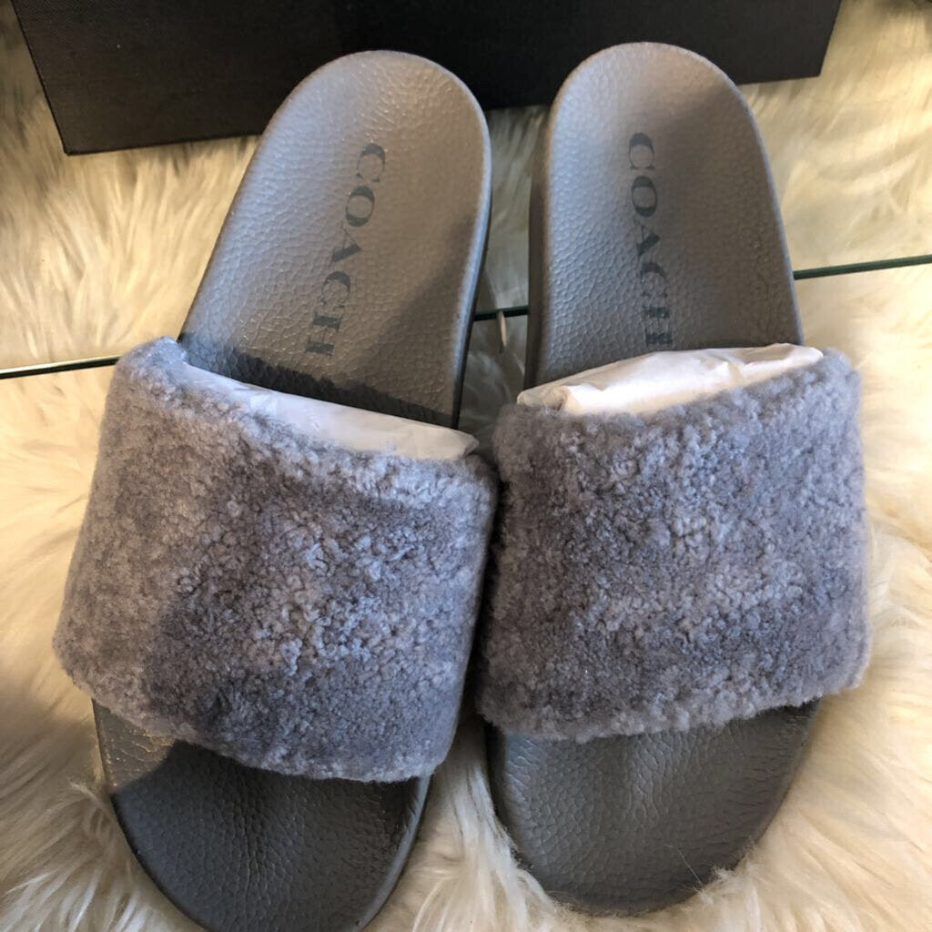 9 SHEARLING POOL SLIDE