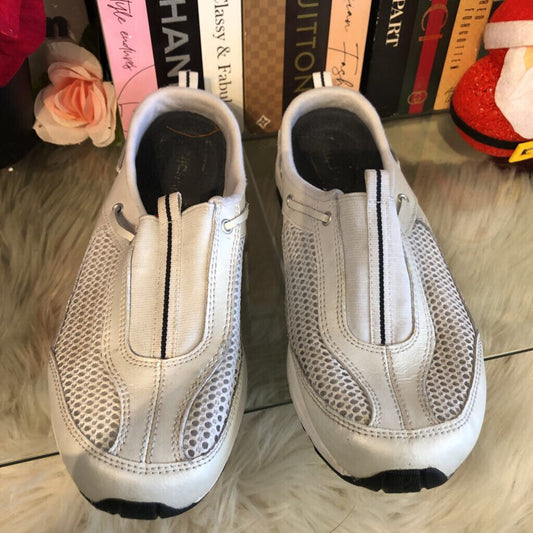 9 CLOSED TOE SLIP ON SHOE