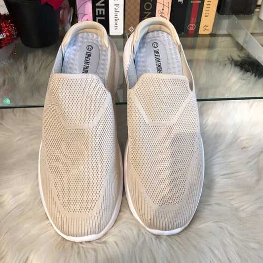 12 SLIP ON CLOSED TOE SNEAKER