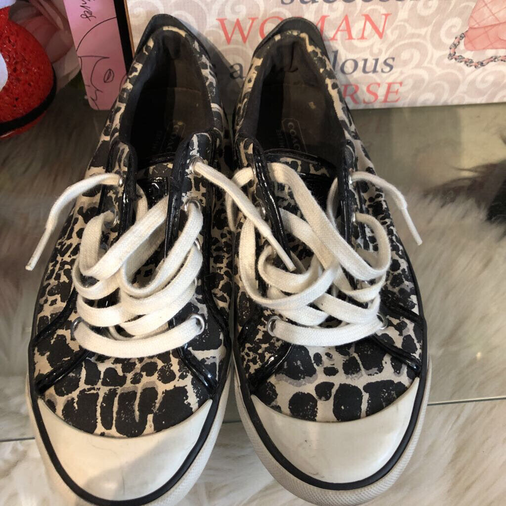 6.5 LACE UP BARRETT ANIMAL PRINTED SHOE