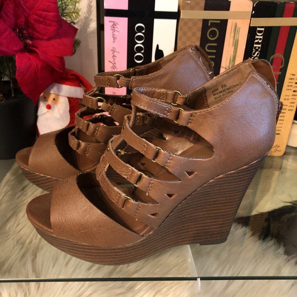 DOLLHOUSE ZIP-BACK WEDGES