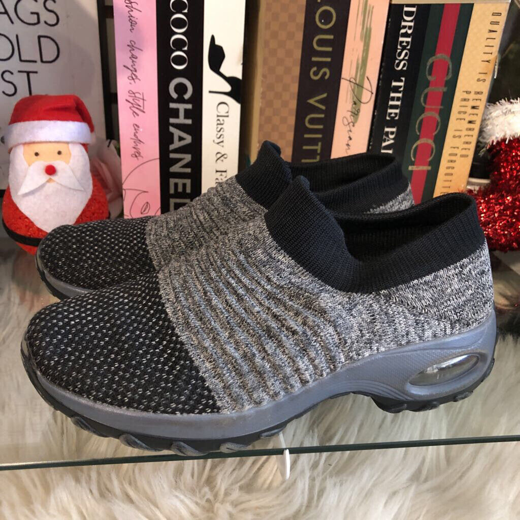 BOUTIQUE GRAY/BLACK SLIPON SNEAKERS