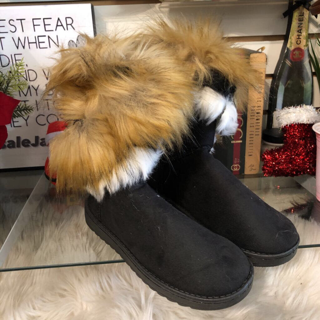 BOUTIQUE FUR LINED BLACK SUEDE BOOT