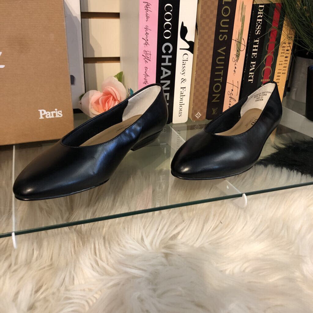 9 POINTED TOE FLAT