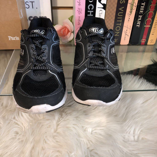 10.5 LACE UP SNEAKER