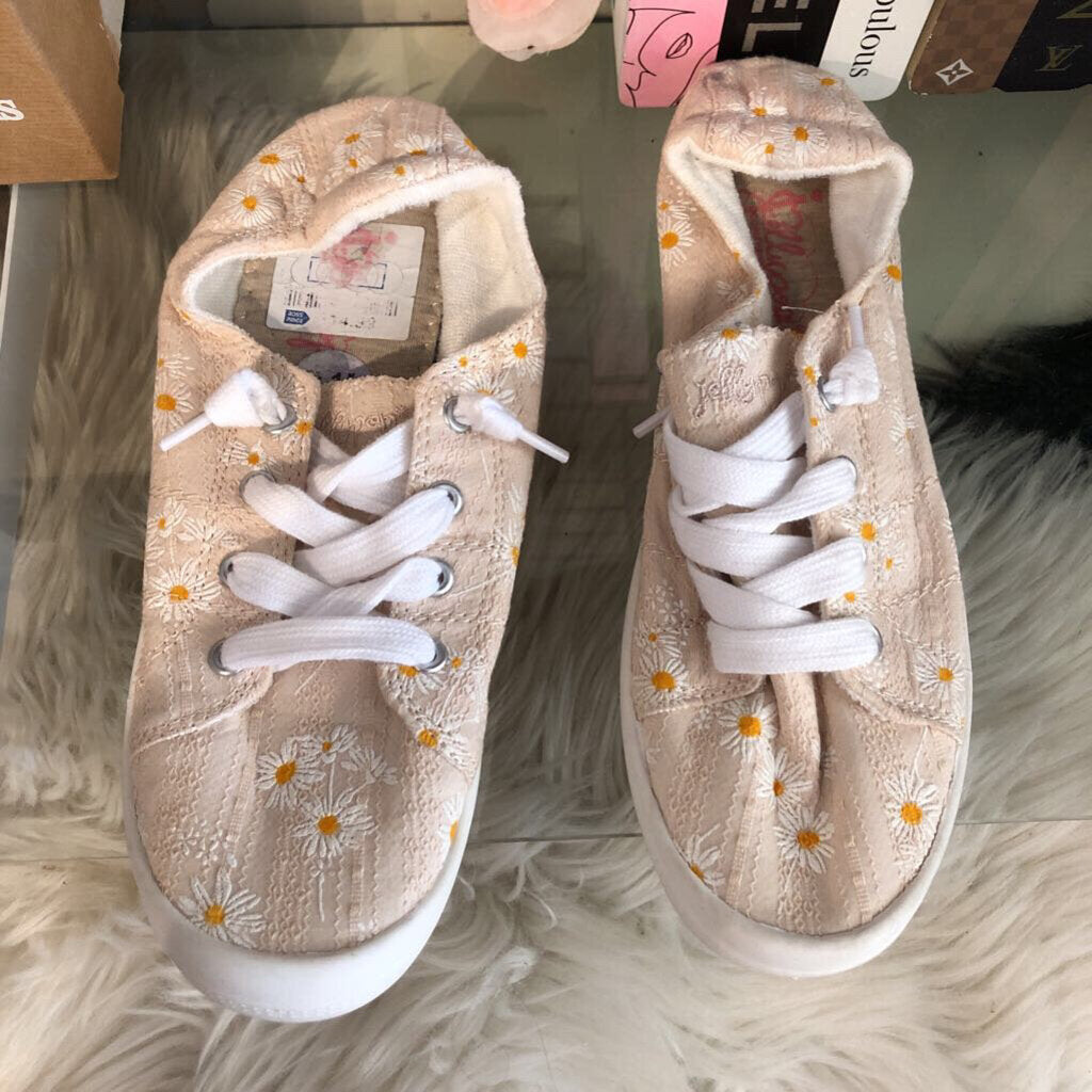 8.5 DAISY EMBROIDERY LACE UP SHOE