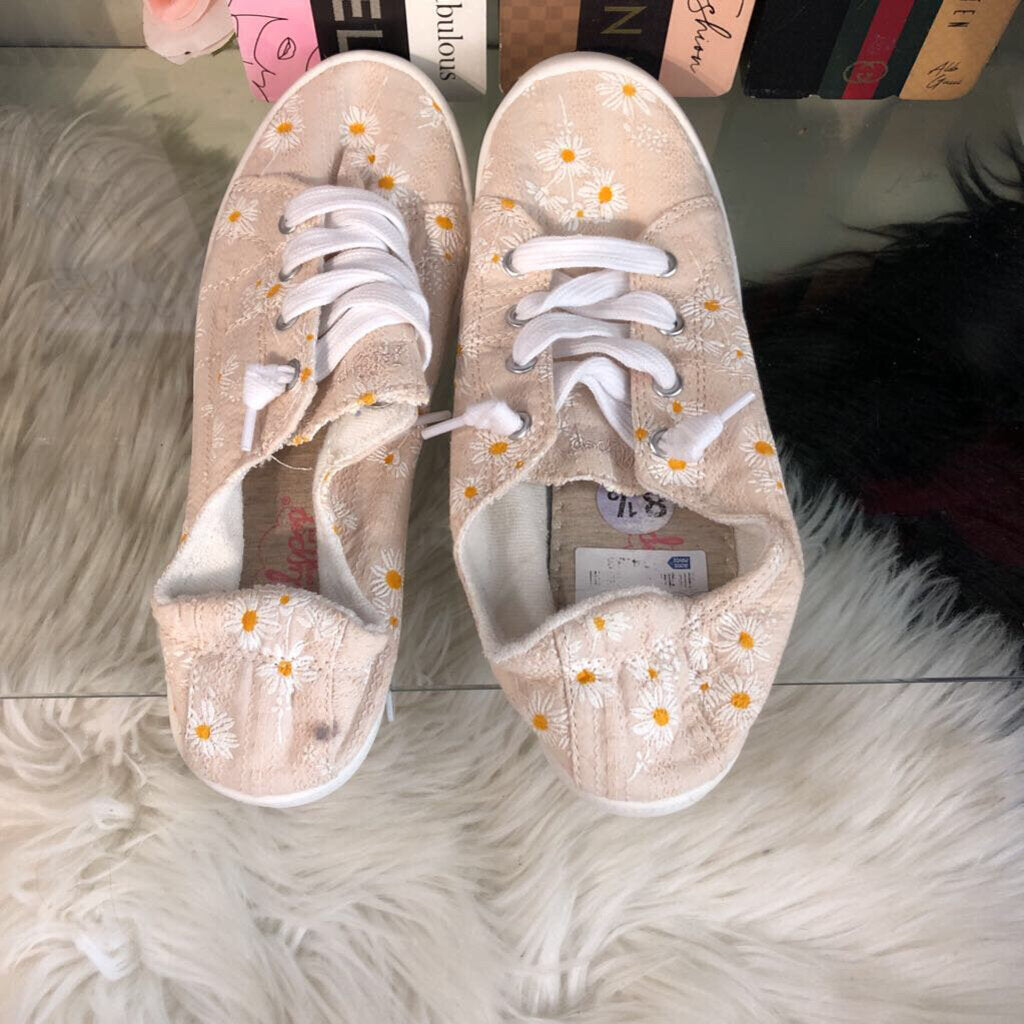 8.5 DAISY EMBROIDERY LACE UP SHOE