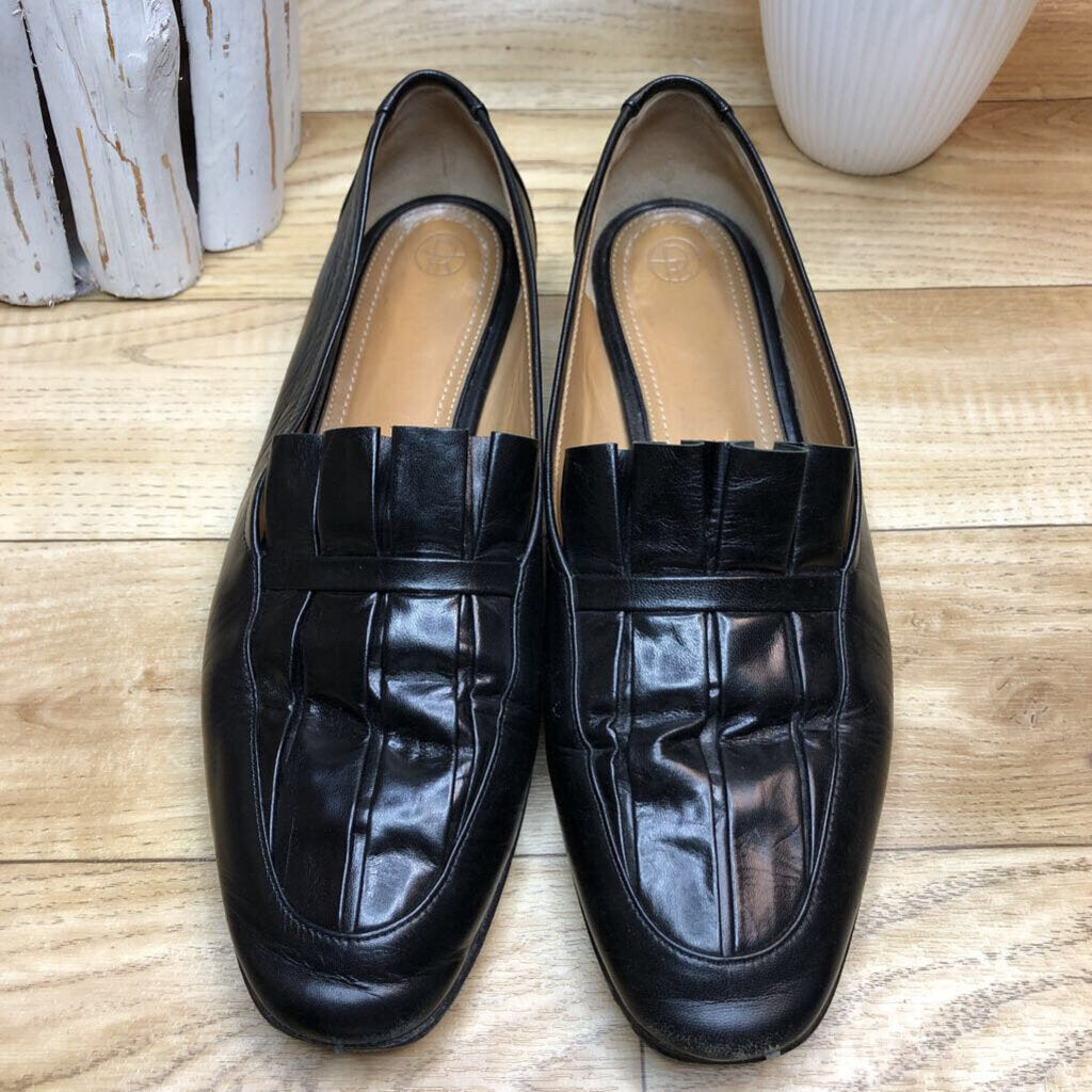 9 $795 BLACK LEATHER DRESS LOAFER